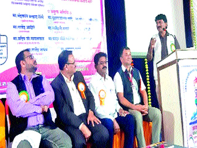 Give the right direction to future generations! | भावी पिढीला योग्य दिशा द्यावी! Give the right direction to future generations! | भावी पिढीला योग्य दिशा द्यावी!