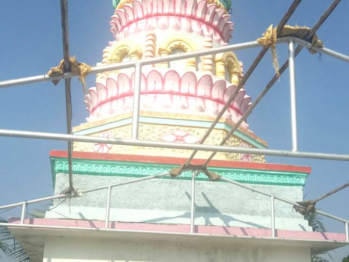 The son of a goddamned goddess, all three people, the son of the palace | सातारा : पुत्र व्हावा ऐसा गुंडा... पळशीतील पुत्राने उभारले आई-वडिलांचे मंदिर