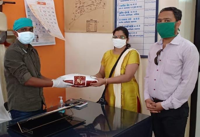 Doctor's initiative for Corona Warriors in Bhusawal | भुसावळात कोरोना योद्ध्यांसाठी डॉक्टरांचा पुढाकार