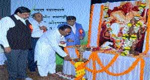 Samir Jamadagni: 'World World' National Seminar on Effective Medicine in Ayurveda on New Histology | नव्या व्याधींवर आयुर्वेदात प्रभावी औषधोपचार समीर जमदग्नी : ‘श्री विश्व’ राष्टÑीय परिसंवाद Samir Jamadagni: 'World World' National Seminar on Effective Medicine in Ayurveda on New Histology | नव्या व्याधींवर आयुर्वेदात प्रभावी औषधोपचार समीर जमदग्नी : ‘श्री विश्व’ राष्टÑीय परिसंवाद