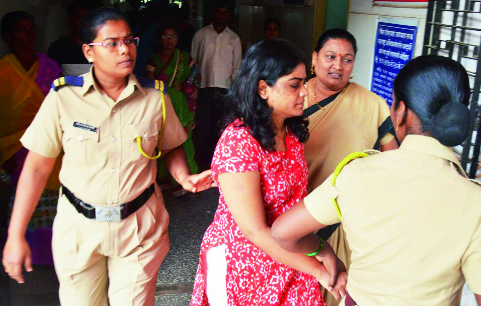 The license of the Chougule hospital in abortion proceedings cancellation | गर्भपातप्रकरणी चौगुले हॉस्पिटलचा परवाना रद्द The license of the Chougule hospital in abortion proceedings cancellation | गर्भपातप्रकरणी चौगुले हॉस्पिटलचा परवाना रद्द