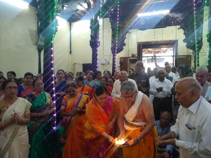 Reagan to pay a visit to the devotees at Saint Dnyaneshwar Temple | संत ज्ञानेश्वर मंदिरात भाविकांची दर्शनासाठी रीघ
