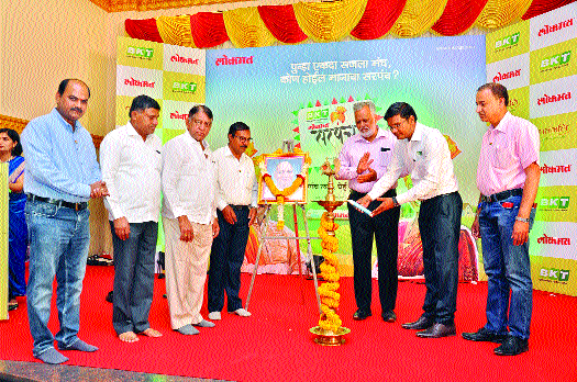 Good work in village due to direct funding: Sanjivaraje | थेट निधीमुळे गावात चांगलं काम : संजीवराजे