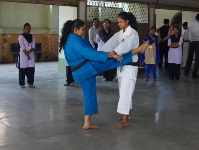 Self Defense Training Camp for Girls | मुलींकरीता आत्मसंरक्षण प्रशिक्षण शिबीर Self Defense Training Camp for Girls | मुलींकरीता आत्मसंरक्षण प्रशिक्षण शिबीर