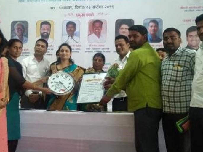 Manori Gram Panchayat was the first in the Nandurshingote group in village cleanliness | ग्रामस्वच्छतेत नांदूरशिंगोटे गटात मानोरी ग्रामपंचायत प्रथम Manori Gram Panchayat was the first in the Nandurshingote group in village cleanliness | ग्रामस्वच्छतेत नांदूरशिंगोटे गटात मानोरी ग्रामपंचायत प्रथम