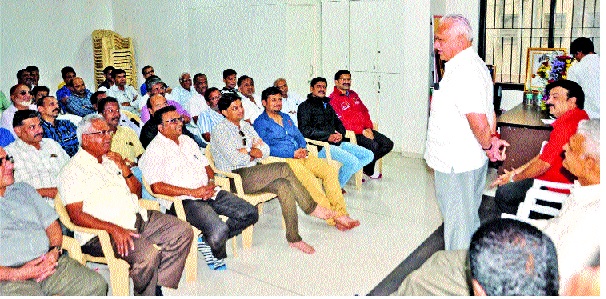 Solve the question of LBT - Sudhir Gadgil's assurance | एलबीटीचा प्रश्न सोडवू - सुधीर गाडगीळ यांची ग्वाही Solve the question of LBT - Sudhir Gadgil's assurance | एलबीटीचा प्रश्न सोडवू - सुधीर गाडगीळ यांची ग्वाही