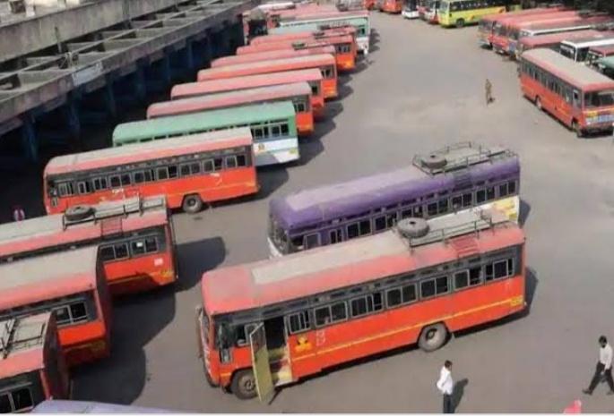 Return journey of 400 foreigners from Dindori taluka | दिंडोरी तालुक्यातील ४०० परप्रांतीयांचा परतीचा प्रवास