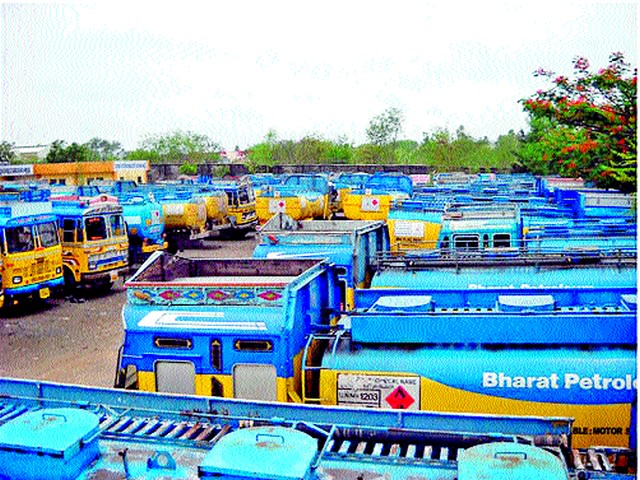 Lock the electronics to the tanker | टॅँकरला इलेक्ट्रॉनिक्स लॉक Lock the electronics to the tanker | टॅँकरला इलेक्ट्रॉनिक्स लॉक