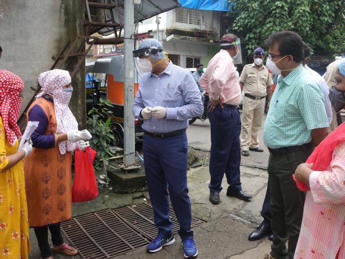 Coronavirus News: Corona: Commissioner visits Thane colonies | Coronavirus News: कोरोना: ठाण्यातील वसाहतींमध्ये भेटी देऊन आयुक्तांनी घेतला आढावा Coronavirus News: Corona: Commissioner visits Thane colonies | Coronavirus News: कोरोना: ठाण्यातील वसाहतींमध्ये भेटी देऊन आयुक्तांनी घेतला आढावा