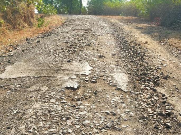 The miserable condition of the road from Murambi to Bhagaohal | मुरंबी ते भागओहळ रस्त्याची दयनीय अवस्था The miserable condition of the road from Murambi to Bhagaohal | मुरंबी ते भागओहळ रस्त्याची दयनीय अवस्था