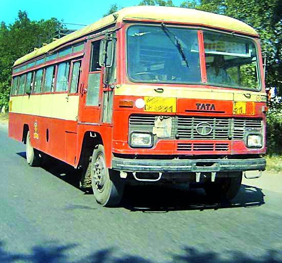 Schedule allergies to the students | वेळापत्रकाच्या अॅलर्जीने विद्यार्थ्यांचे नुकसान Schedule allergies to the students | वेळापत्रकाच्या अॅलर्जीने विद्यार्थ्यांचे नुकसान