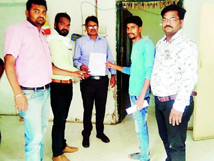 Remove the problem of mill workers | गिरणी कामगारांच्या समस्या निकाली काढा Remove the problem of mill workers | गिरणी कामगारांच्या समस्या निकाली काढा