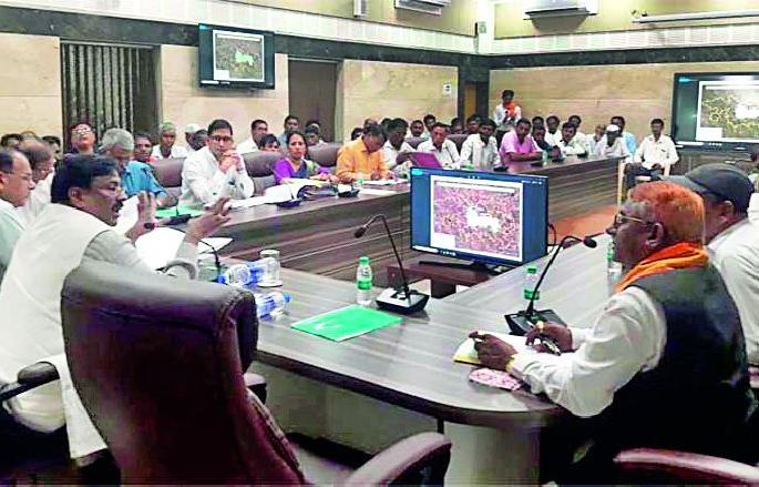 Governance is committed to protect the villages of Bore Tiger Reserve | बोर व्याघ्र प्रकल्पालगतच्या गावांच्या सुरक्षेकरिता शासन कटिबद्ध