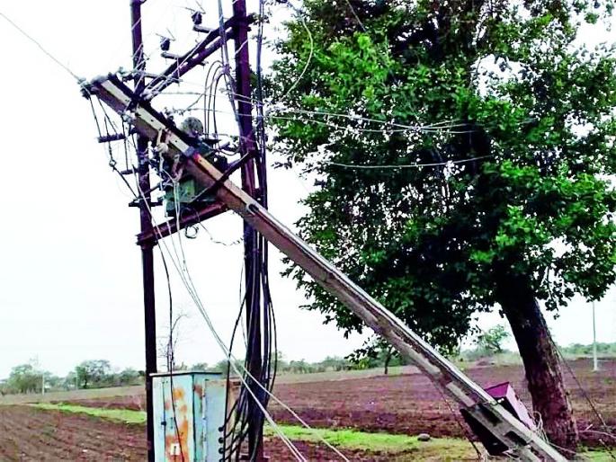 The power pole bent, the star is broken | वीज खांब झुकले, तारा तुटलेल्याच The power pole bent, the star is broken | वीज खांब झुकले, तारा तुटलेल्याच