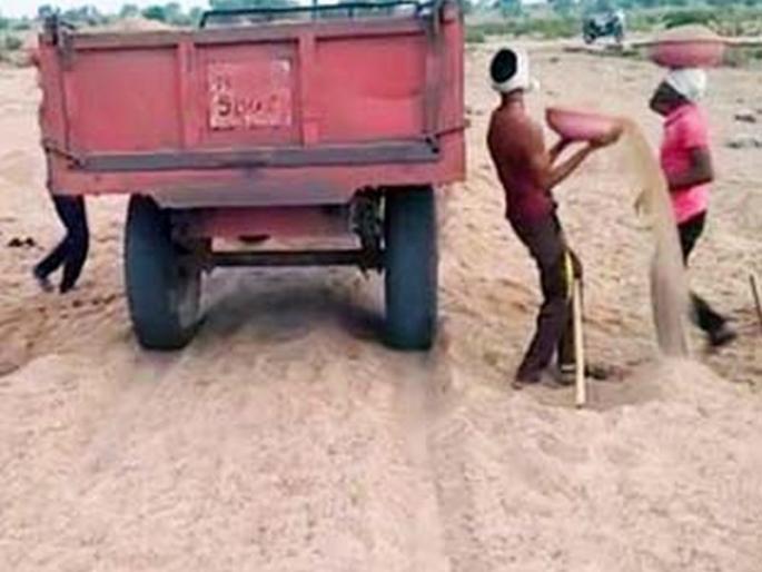 On the radar of sand dune smugglers as soon as the rains end | पावसाळा संपताच रेतीघाट तस्करांच्या रडारवर