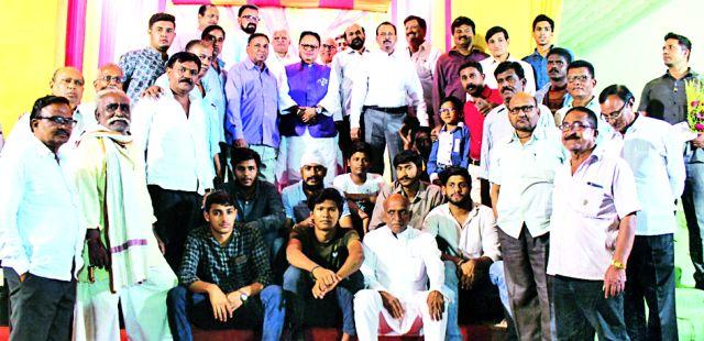 Vijay Darda visits Ganesh Mandal | विजय दर्डा यांची गणेश मंडळाला भेट Vijay Darda visits Ganesh Mandal | विजय दर्डा यांची गणेश मंडळाला भेट