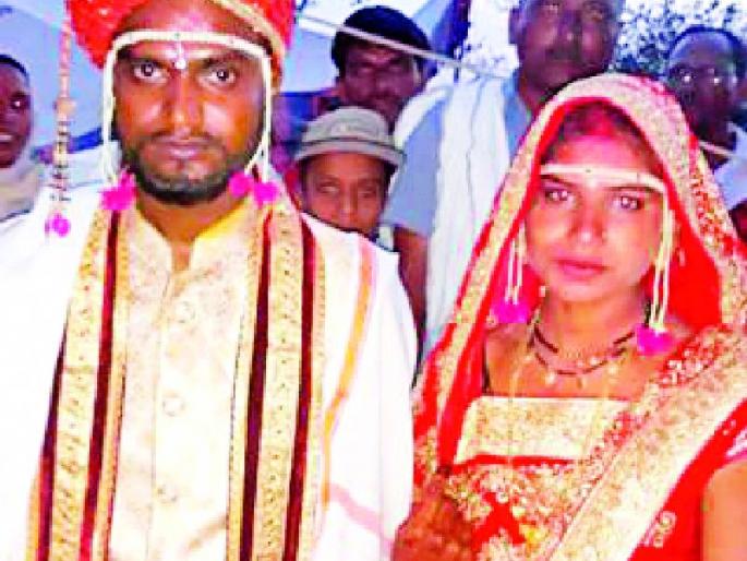 The DJ turned back in tears ... It was awkward, he was ashamed | डीजेच्या नादात वापस गेली वरात... वाजत आले, लाजत गेले The DJ turned back in tears ... It was awkward, he was ashamed | डीजेच्या नादात वापस गेली वरात... वाजत आले, लाजत गेले