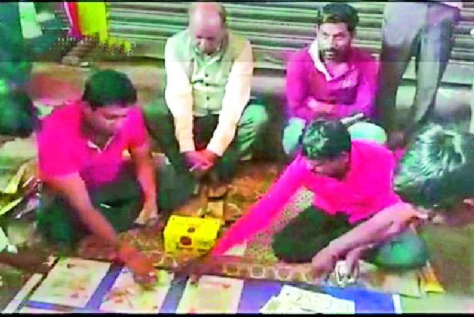 It was like a 'sting' | पांढरकवड्यात असे झाले मटक्याचे ‘स्टिंग’ It was like a 'sting' | पांढरकवड्यात असे झाले मटक्याचे ‘स्टिंग’
