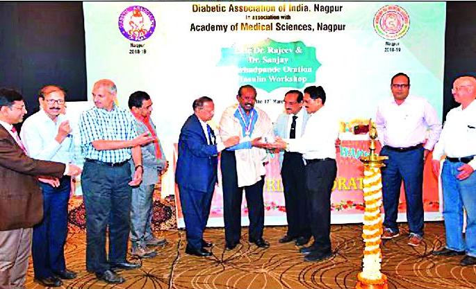 Sitting lifestyle, supportive to diabetes | बैठी जीवनशैली, जंक फूड मधुमेहाला पूरक Sitting lifestyle, supportive to diabetes | बैठी जीवनशैली, जंक फूड मधुमेहाला पूरक