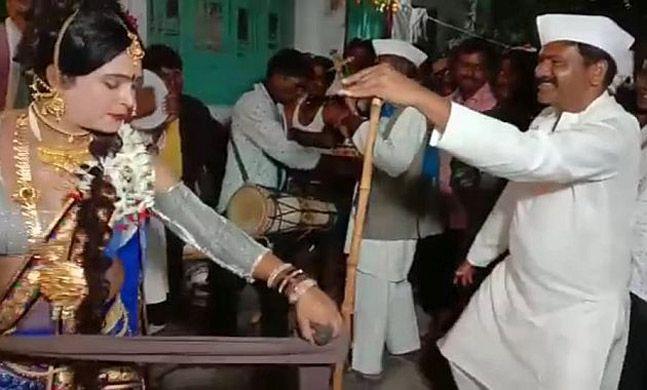 In Amravati district, the tradition of Gawlani was kept by the villagers of Morshi | अमरावती जिल्ह्यात मोर्शीकरांनी जपली गवळणीची परंपरा