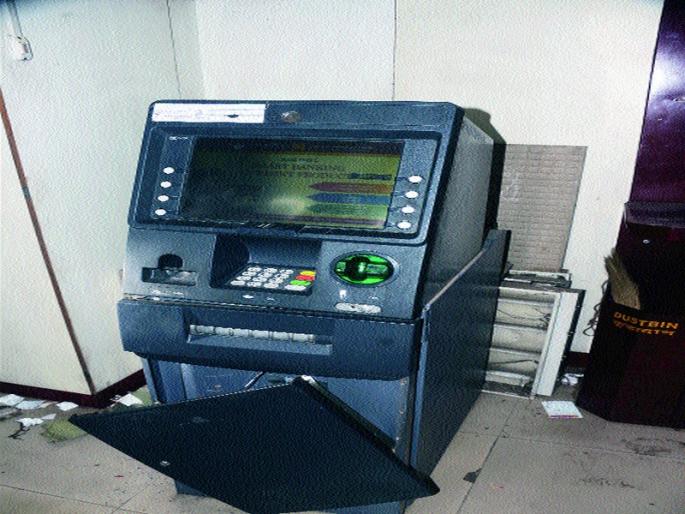  Attempts to smash ATMs due to beat marshal | बीट मार्शलमुळे एटीएम फोडण्याचा प्रयत्न फसला