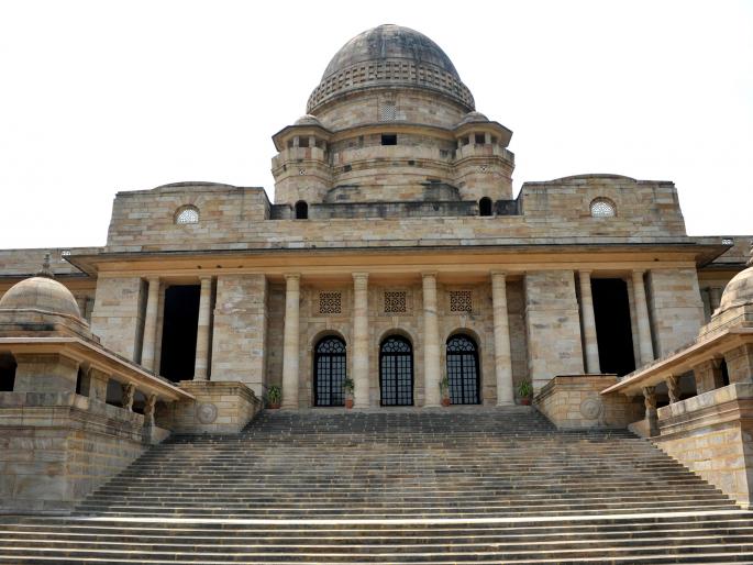 High Court's slap to Caste Verification Committee | उच्च न्यायालयाचा जात पडताळणी समितीला दणका High Court's slap to Caste Verification Committee | उच्च न्यायालयाचा जात पडताळणी समितीला दणका