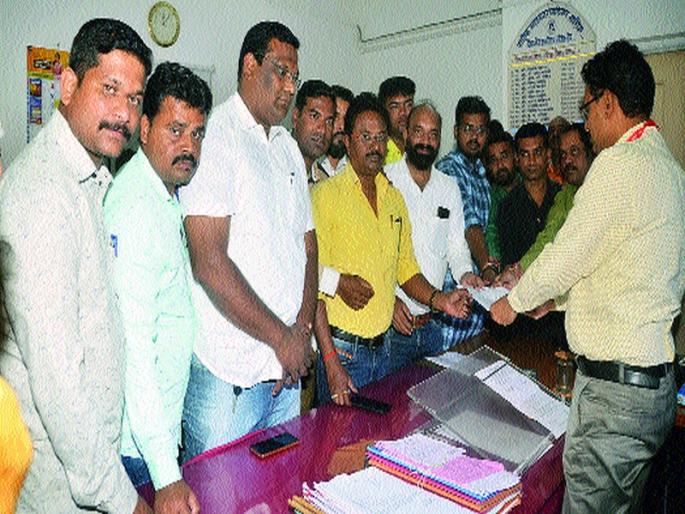 Various problems in Deolaliigaon, Vidhgaon, Wadner area | देवळालीगाव, विहितगाव, वडनेर परिसरात विविध समस्या  Various problems in Deolaliigaon, Vidhgaon, Wadner area | देवळालीगाव, विहितगाव, वडनेर परिसरात विविध समस्या