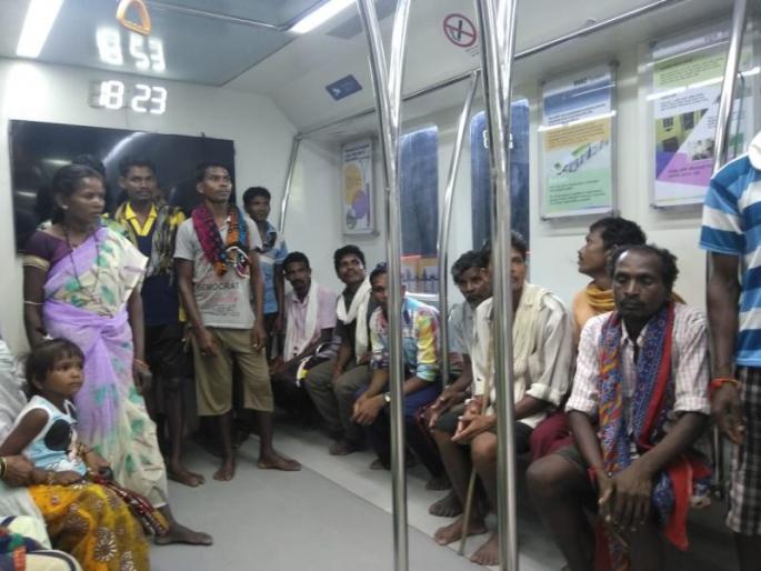 When the 42 tribals see the 21st century in Nagpur ... | ४२ आदिवासी जेव्हा नागपुरात एकविसाव्या शतकाची झलक पाहतात...