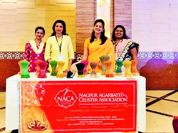 Thousands of women employed by Agarbatty cluster | अगरबत्ती क्लस्टरमुळे हजार महिलांना रोजगार Thousands of women employed by Agarbatty cluster | अगरबत्ती क्लस्टरमुळे हजार महिलांना रोजगार