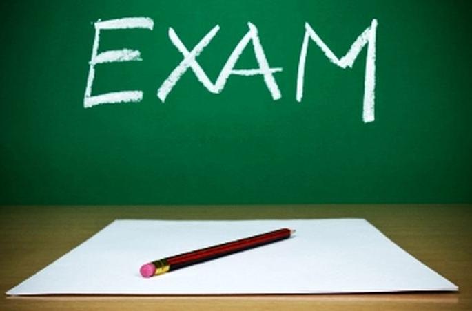 Boycott on class XII exam work; teacher aggressive | बारावी परीक्षेच्या कामावर बहिष्कार; बिनपगारी शिक्षक आक्रमक