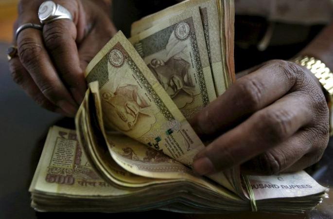 Bribery officer arrested by CBI in Nagpur | नागपुरात सीबीआयने पकडला लाचखोर अधिकारी Bribery officer arrested by CBI in Nagpur | नागपुरात सीबीआयने पकडला लाचखोर अधिकारी