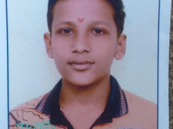 Twelfth paper given by the mother's fire | आईच्या चितेला अग्नी देऊन दिला बारावीचा पेपर Twelfth paper given by the mother's fire | आईच्या चितेला अग्नी देऊन दिला बारावीचा पेपर