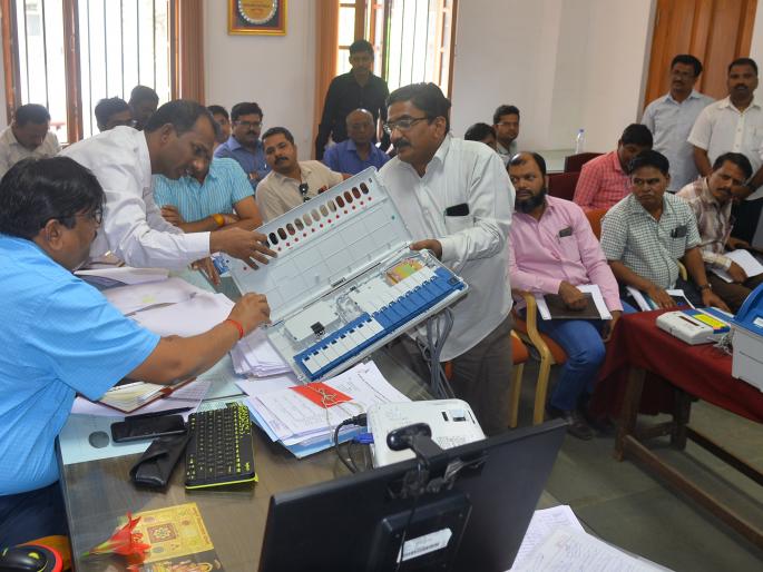 Prepare the polling booths: Karveer Provincial Notification | मतदान केंद्रांचा आराखडा तयार करा: करवीर प्रांताधिकाऱ्यांच्या सुचना Prepare the polling booths: Karveer Provincial Notification | मतदान केंद्रांचा आराखडा तयार करा: करवीर प्रांताधिकाऱ्यांच्या सुचना