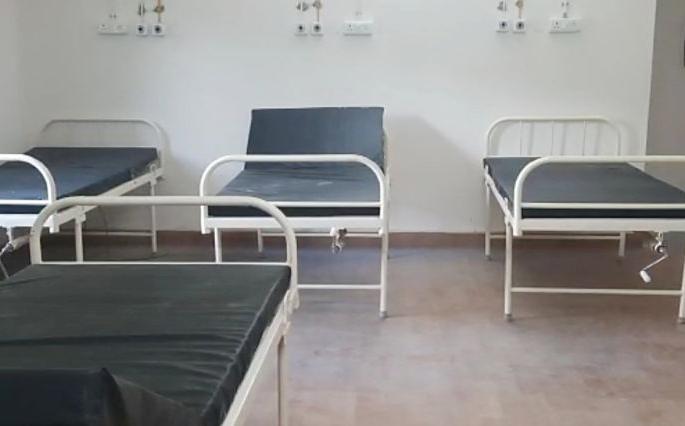 Covid Hospital in Nagpur is empty due to lack of staff | कर्मचाऱ्यांअभावी नागपुरातील कोव्हिड हॉस्पिटल पडलेय धूळ खात