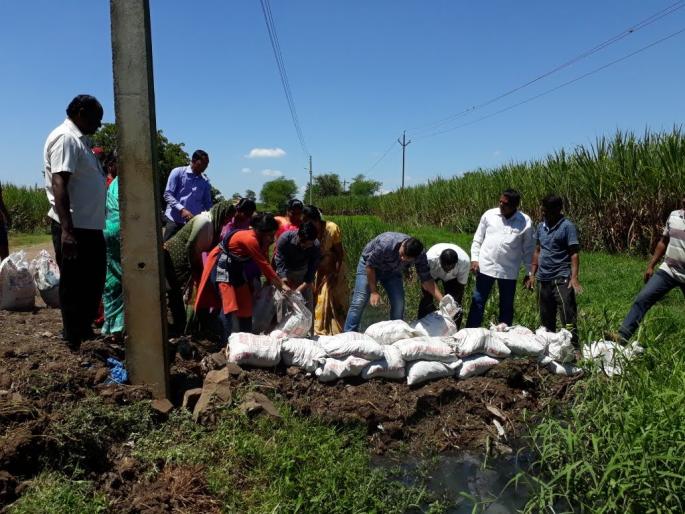 Ganpati Festival Kolhapur: The Zilla Parishad's victory in the eco-friendly Ganesh Festival | Ganpati Festival कोल्हापूर : पर्यावरणपूरक गणेशोत्सवामध्ये जिल्हा परिषदेची बाजी Ganpati Festival Kolhapur: The Zilla Parishad's victory in the eco-friendly Ganesh Festival | Ganpati Festival कोल्हापूर : पर्यावरणपूरक गणेशोत्सवामध्ये जिल्हा परिषदेची बाजी