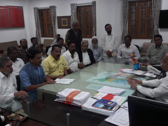 Six crores demand for roads in Kolhapur | कोल्हापुरातील रस्त्यांसाठी सहा कोटींची मागणी --:दौलत देसाई Six crores demand for roads in Kolhapur | कोल्हापुरातील रस्त्यांसाठी सहा कोटींची मागणी --:दौलत देसाई