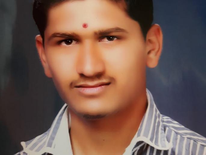 Sangli: Death of the youth by the shock of electricity | सांगली : वीजेच्या तारेचा धक्का बसून तरुणाचा मृत्यू Sangli: Death of the youth by the shock of electricity | सांगली : वीजेच्या तारेचा धक्का बसून तरुणाचा मृत्यू