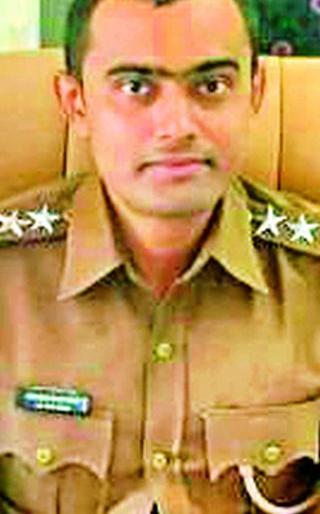 Special service medals to butterculled Thane | लोणीच्या ठाणेदारांना विशेष सेवापदक Special service medals to butterculled Thane | लोणीच्या ठाणेदारांना विशेष सेवापदक