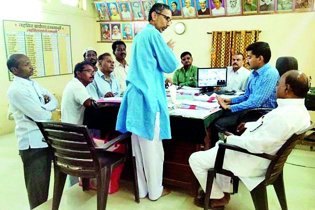 Arbitrary tax recoveries of Jeevan Pradhikaran | जीवन प्राधिकरणची अरेरावी पद्धतीने वसुलीही Arbitrary tax recoveries of Jeevan Pradhikaran | जीवन प्राधिकरणची अरेरावी पद्धतीने वसुलीही