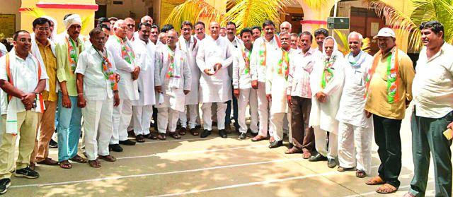 Congress aggressor on the issue of purchase of tur | तूर खरेदीच्या मुद्यावर काँग्रेस आक्रमक Congress aggressor on the issue of purchase of tur | तूर खरेदीच्या मुद्यावर काँग्रेस आक्रमक