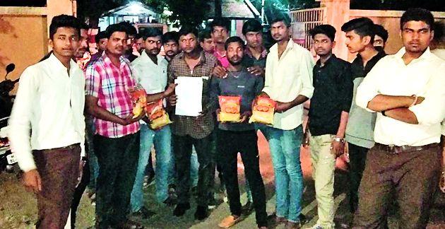 Haldiram was stuck within the stipulated time | हल्दीरामच्या पावाचा मुदतीच्या आतच झाला चुरा Haldiram was stuck within the stipulated time | हल्दीरामच्या पावाचा मुदतीच्या आतच झाला चुरा