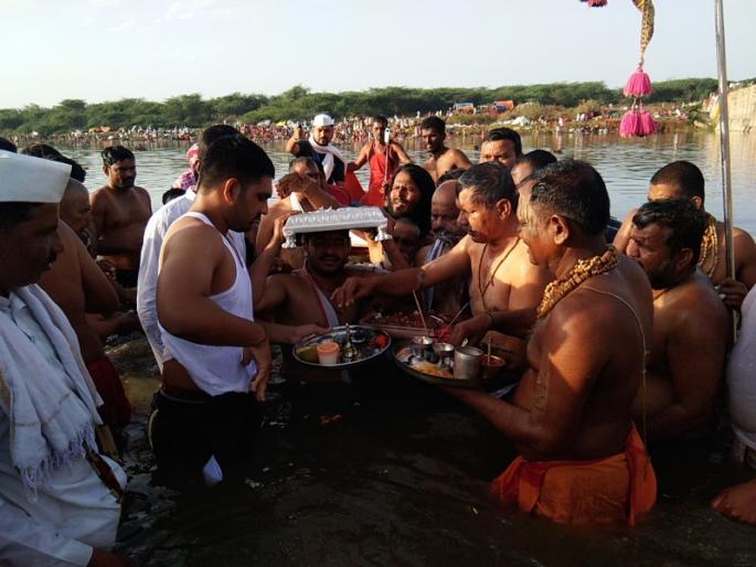 Sant Tukoba's palkhi in Solapur | संत तुकोबांच्या पालखीचा सोलापूर जिल्ह्यात प्रवेश