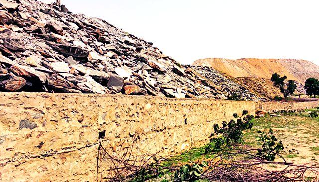 Dumping works are ongoing without any intervention | फेरफारविना सुरू आहेत डम्पिंगची कामे Dumping works are ongoing without any intervention | फेरफारविना सुरू आहेत डम्पिंगची कामे