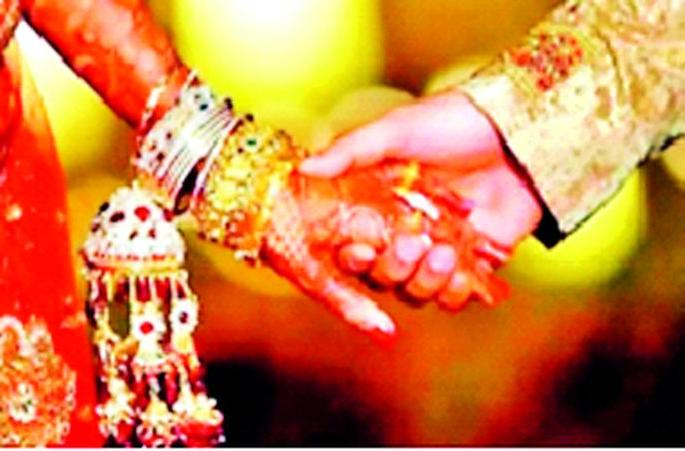Apply in the tehsil with the marriage certificate and get permission for marriage | लग्न पत्रिकासह करा तहसीलमध्ये अर्ज आणि घ्या लग्नाची परवानगी Apply in the tehsil with the marriage certificate and get permission for marriage | लग्न पत्रिकासह करा तहसीलमध्ये अर्ज आणि घ्या लग्नाची परवानगी