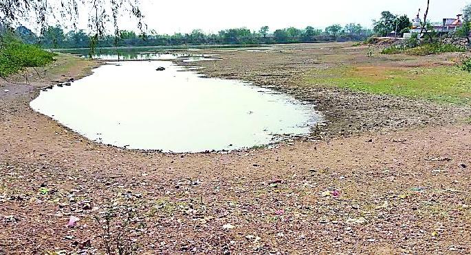 The last factor counting | गावतलाव मोजताहेत अखेरच्या घटका