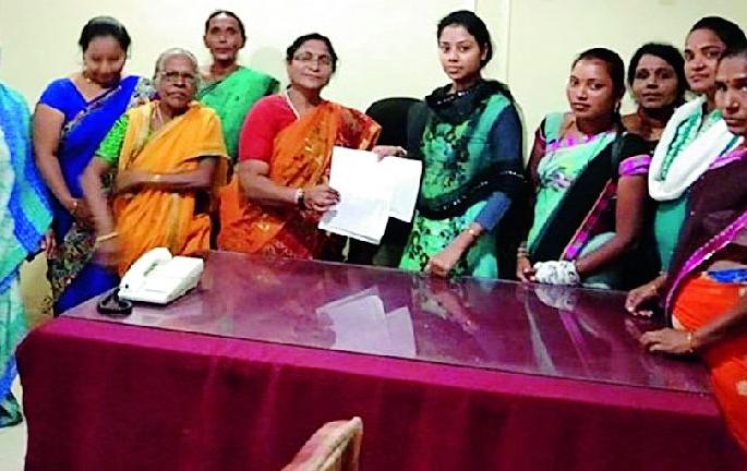 For three years, you will get subsidy of cylinders | तीन वर्षापासून सिलिंडरची सबसिडी मिळेना For three years, you will get subsidy of cylinders | तीन वर्षापासून सिलिंडरची सबसिडी मिळेना