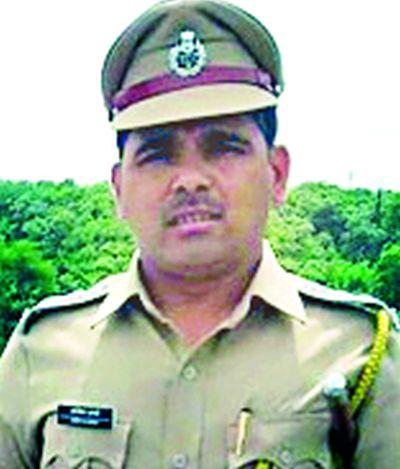 Aniket Bharti Ruji as Additional Superintendent of Police | अप्पर पोलीस अधीक्षकपदी अनिकेत भारती रुजू Aniket Bharti Ruji as Additional Superintendent of Police | अप्पर पोलीस अधीक्षकपदी अनिकेत भारती रुजू