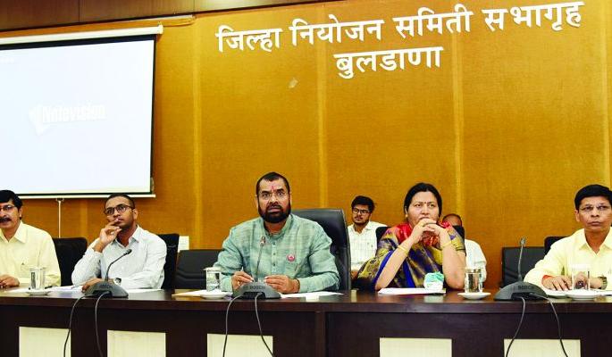 Farmer will not be deprived of crop loan - Sadabhau Khot | शेतकरी पीक कर्जापासून वंचित राहणार नाही- खोत Farmer will not be deprived of crop loan - Sadabhau Khot | शेतकरी पीक कर्जापासून वंचित राहणार नाही- खोत