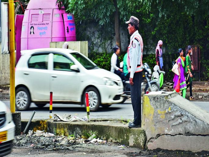 Lokmat On The Spot: The safety of Metro's employees at the trust of the contractor | लोकमत ऑन दि स्पॉट : महामेट्रोच्या कर्मचाऱ्यांची सुरक्षा ठेकेदाराच्या भरवशावर Lokmat On The Spot: The safety of Metro's employees at the trust of the contractor | लोकमत ऑन दि स्पॉट : महामेट्रोच्या कर्मचाऱ्यांची सुरक्षा ठेकेदाराच्या भरवशावर