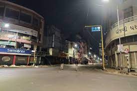 Kadekot closed for a week at Lasalgaon | लासलगाव येथे आठवडाभर कडेकोट बंद Kadekot closed for a week at Lasalgaon | लासलगाव येथे आठवडाभर कडेकोट बंद